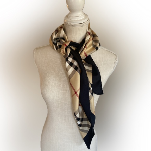 BURBERRY HUGE🔥SILK MEGA Nova Check Scarf! 34”x 34”🔥GORGEOUS🔥EUC🔥MUST SEE👀OS - Picture 3 of 16